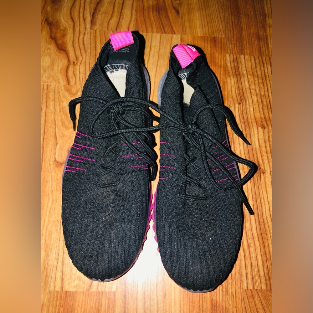Danskin tennis shoes